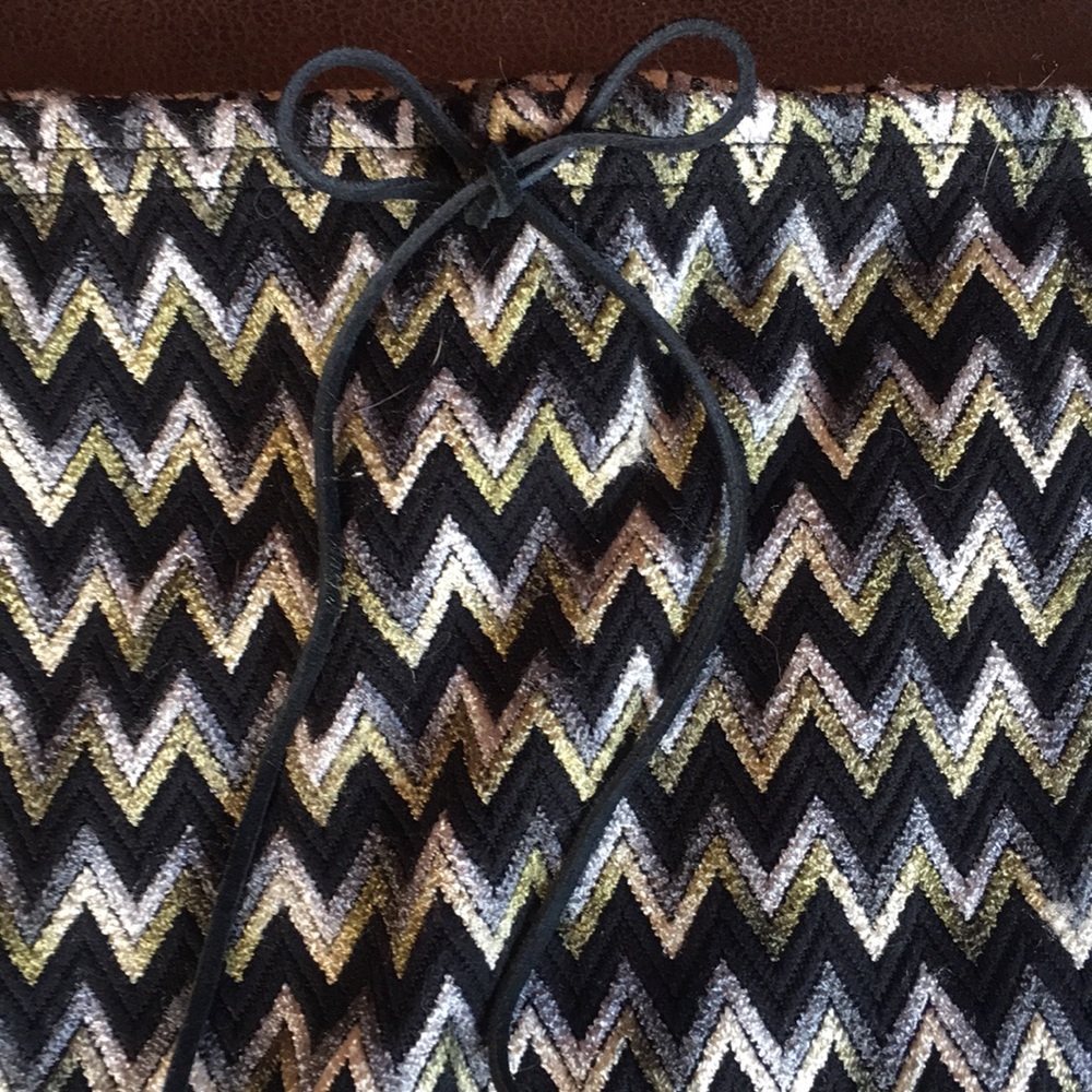 Vintage zigzag pattern pull on knee length skirt